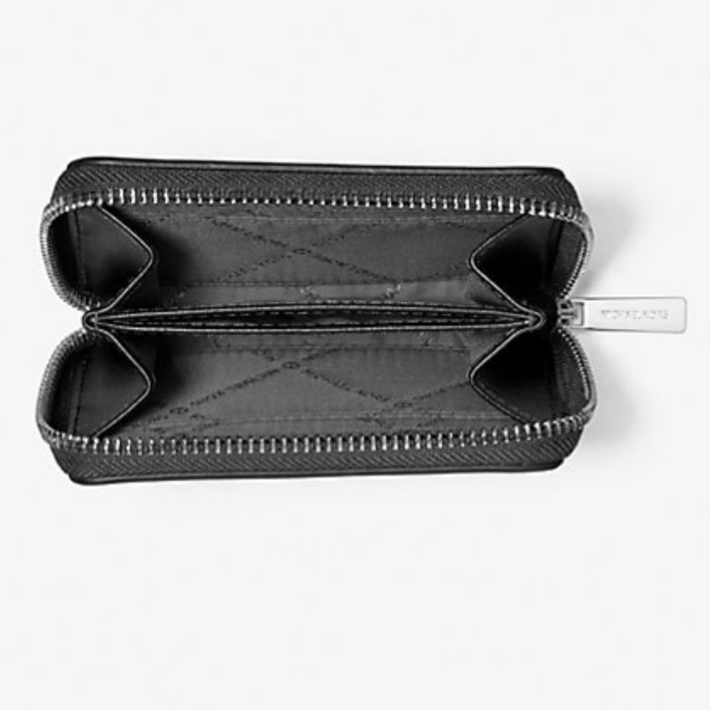 MICHAEL KORS Jet Set Medium Distressed Zip Around Card Case
Black
NWT - Picture 6 of 16